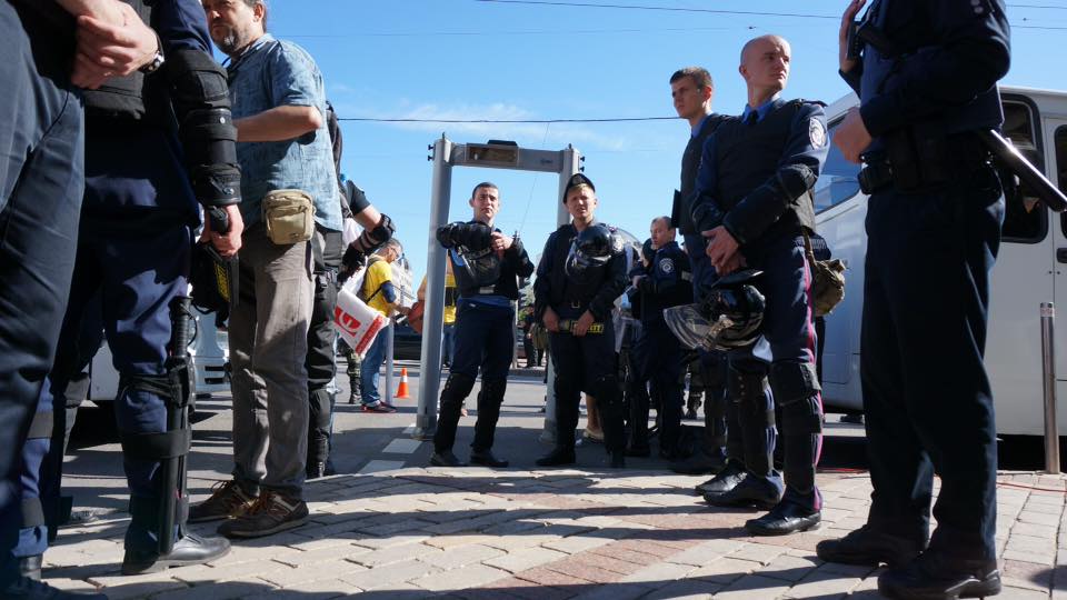 Марш Равенства: люди собираются, центр Киева оцепили правоохранители (онлайн)