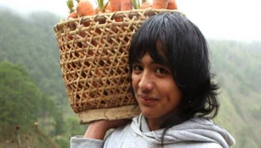 Милый филиппинский фермер, которого морковь привела к успеху