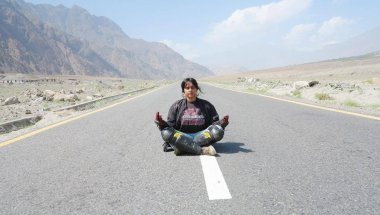 Самой опасной частью путешествия Зенит Ирфан на мотоцикле по Пакистану была публикаций фотографий поездки в Интернете
