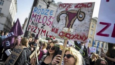 Польские женщины на акции протеста.  Апрель, 2016 г.