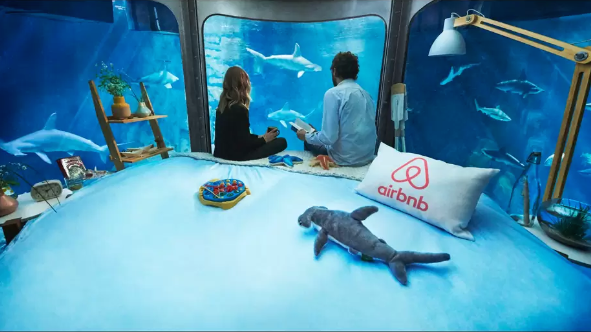 Разыгрывается бесплатная комната в Париже с соседями-акулами