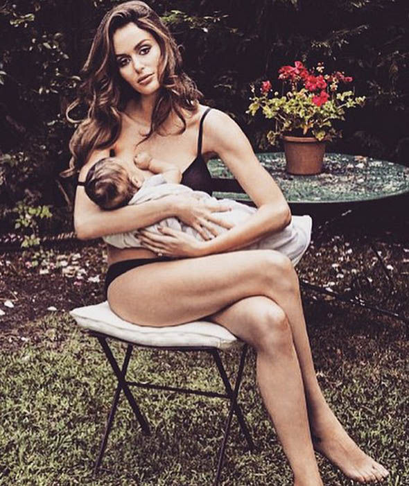 Жизель Бюндхен и Наталья Водянова продвигают новый тренд в Instagram – селфи кормящих мамочек