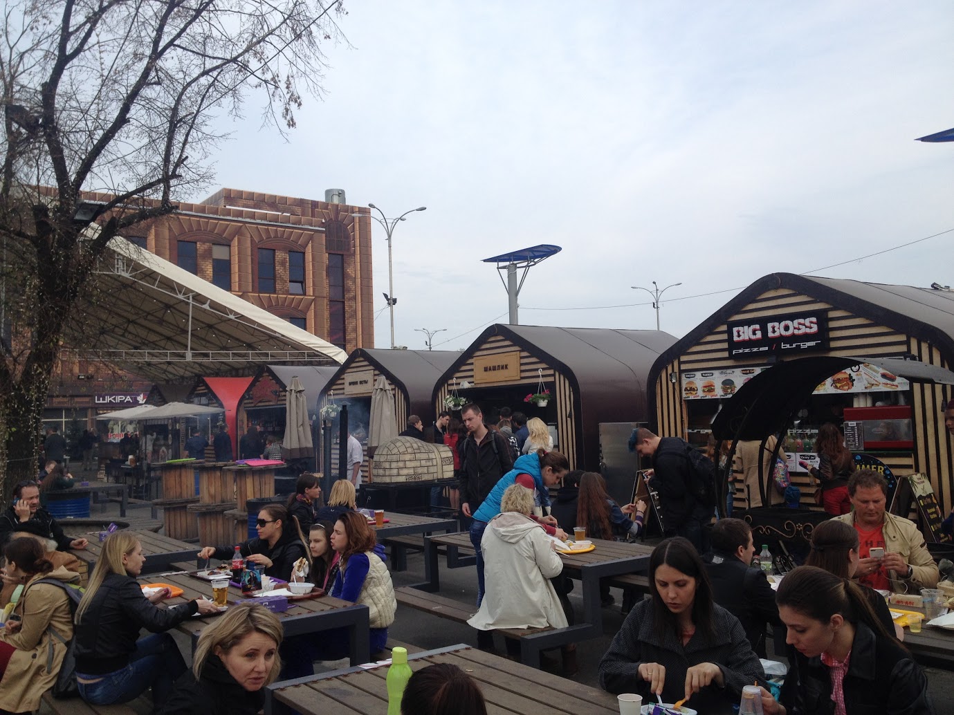 Киевляне не смогли пропустить открытие Фестиваля уличной еды