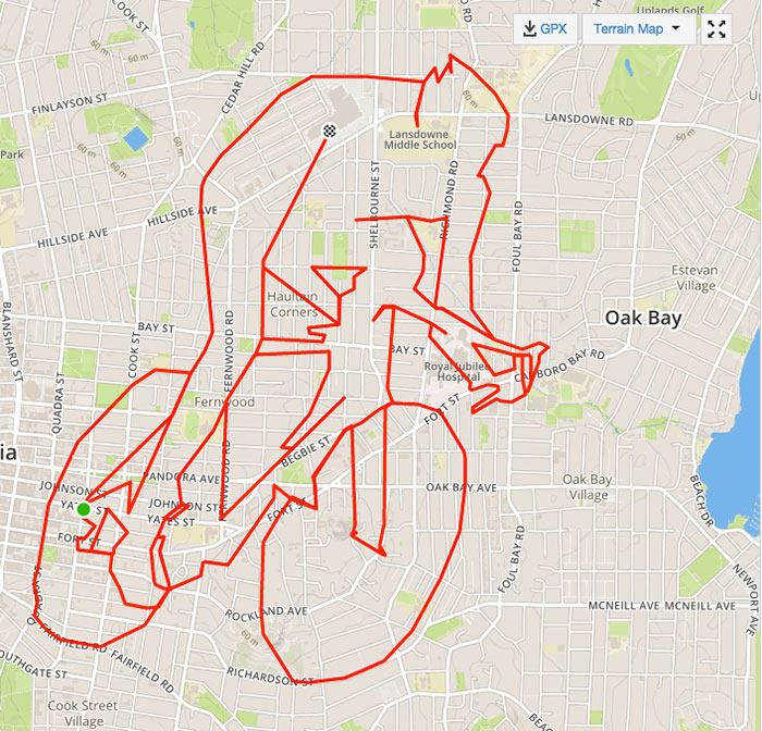 Велосипедист рисует на картах, проезжая по 70 километров в день