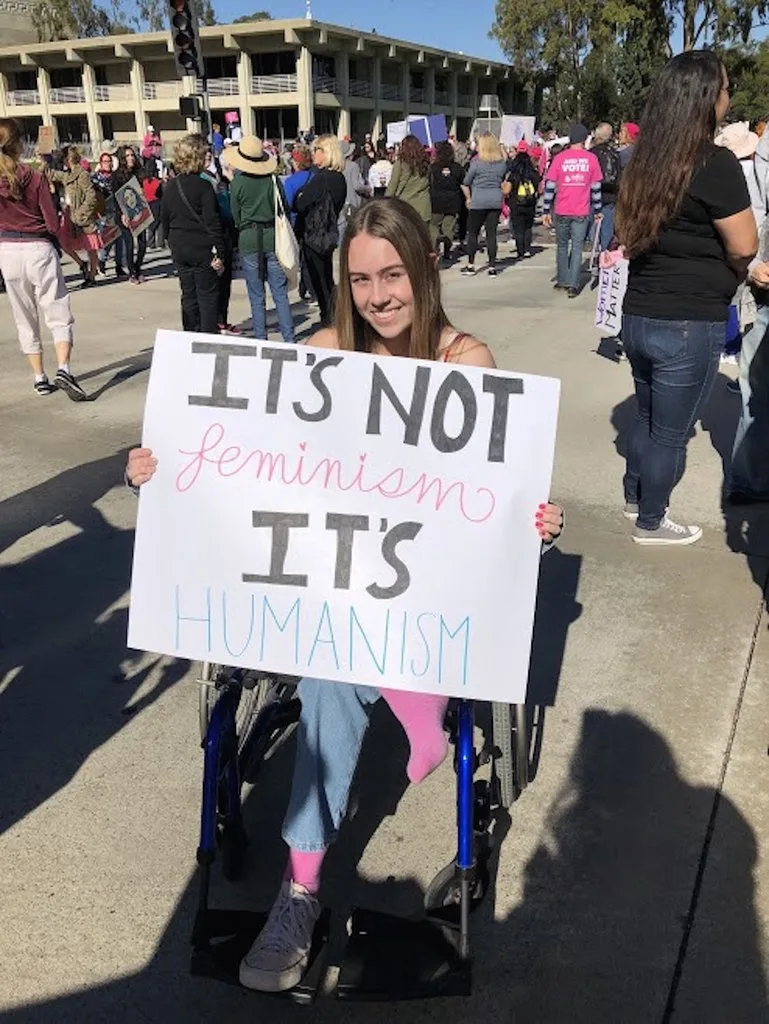Х вдохновляющих слоганов Women’s March 2018. Это не феминизм, это гуманизм