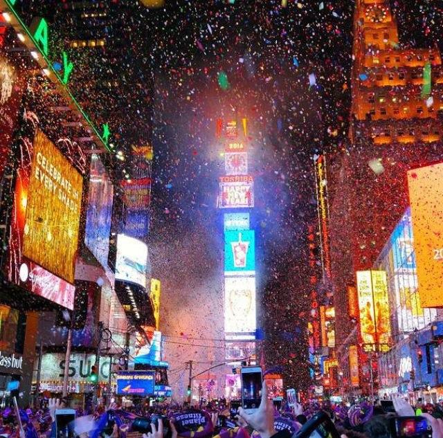 Праздник один на всех: как мир отметил 2016