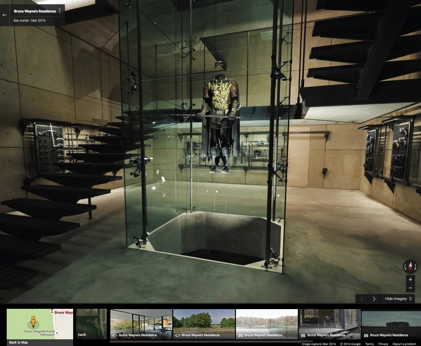 Панорама дома Бэтмена появилась в Google Street View