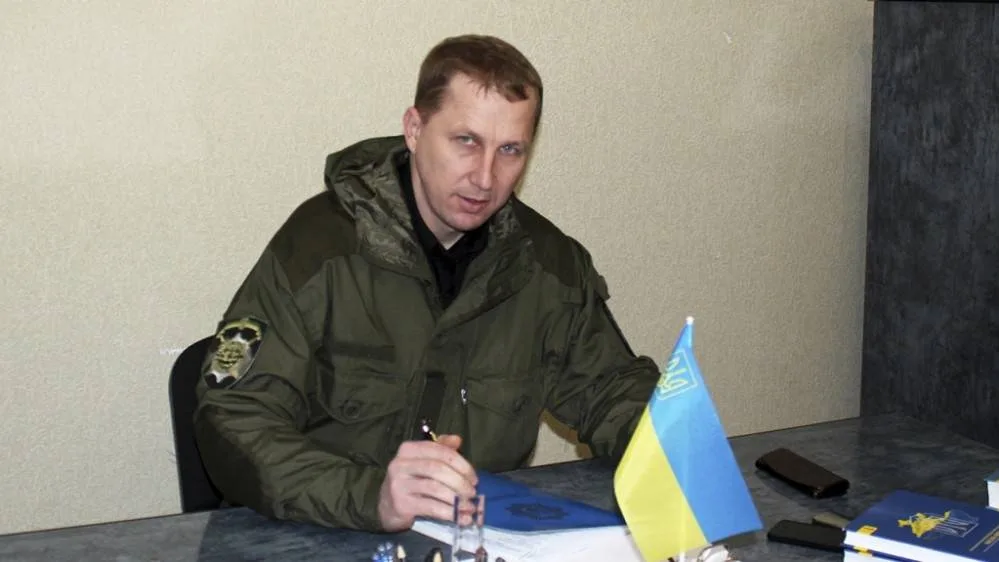 Вячеслав Аброськин не очень внимательно читает сводки