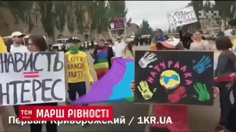 Свидетели конца. Позорный столб, фальшивые журналисты и атака лопатой