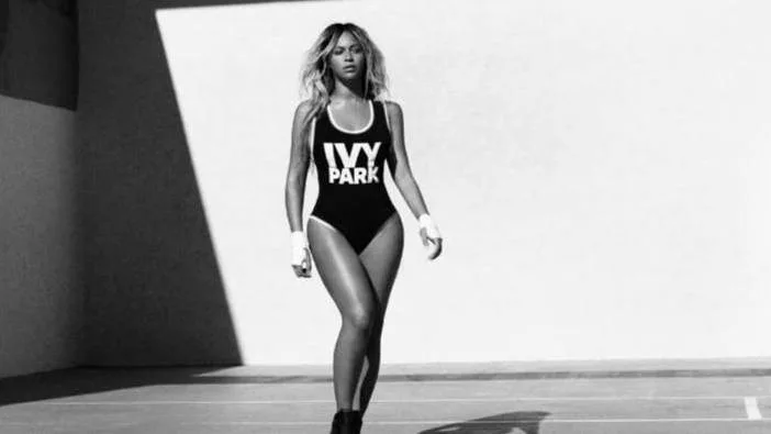 Снимок рекламной кампании линии одежды Ivy Park