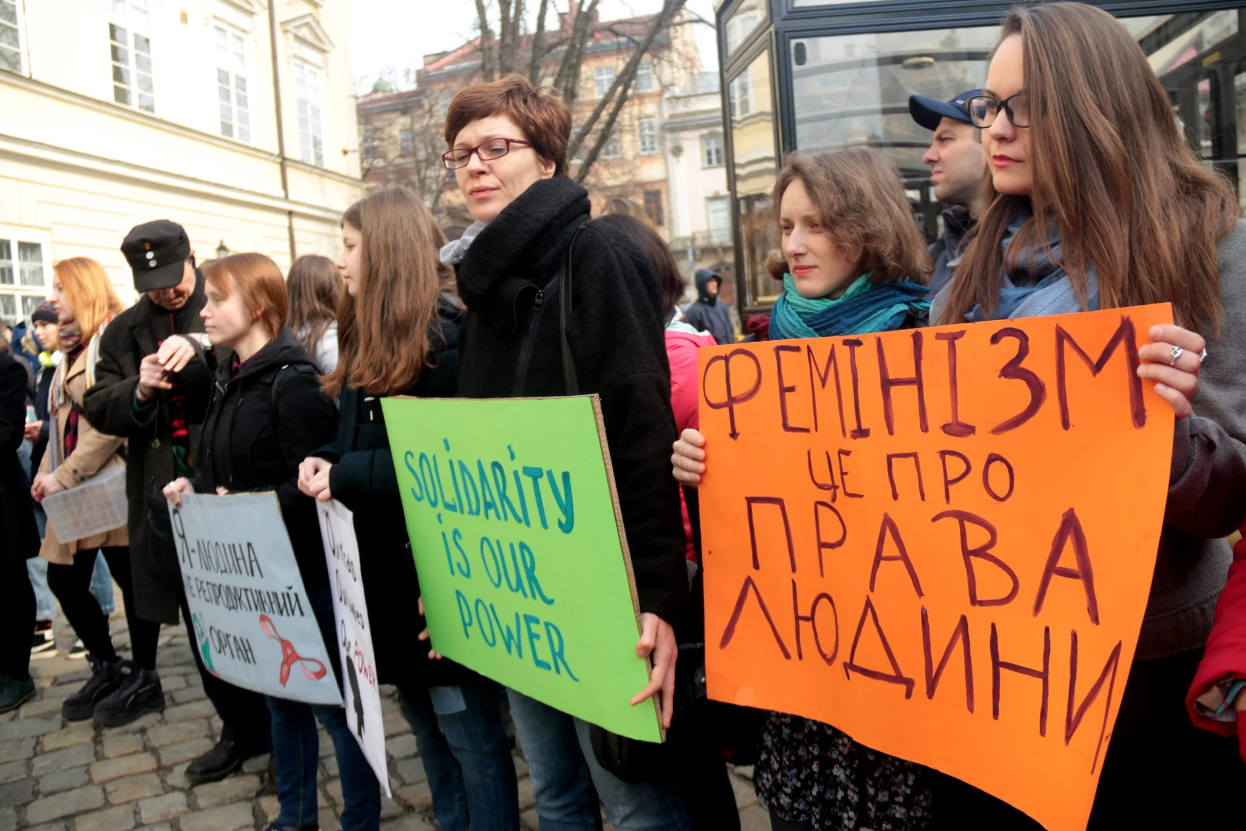 Міжнародний жіночий день: дата компартійна чи феміністична?