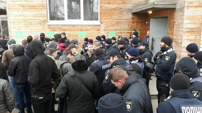 Ультраправые представляют собой антидемократическую, авторитарную тенденцию