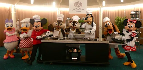 Disney предлагает жить под одной крышей с Микки Маусом и Белоснежкой