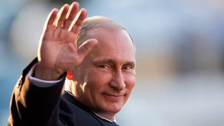 Путин жизнью доволен, и ты не ной (Twitter @DariaGreen)