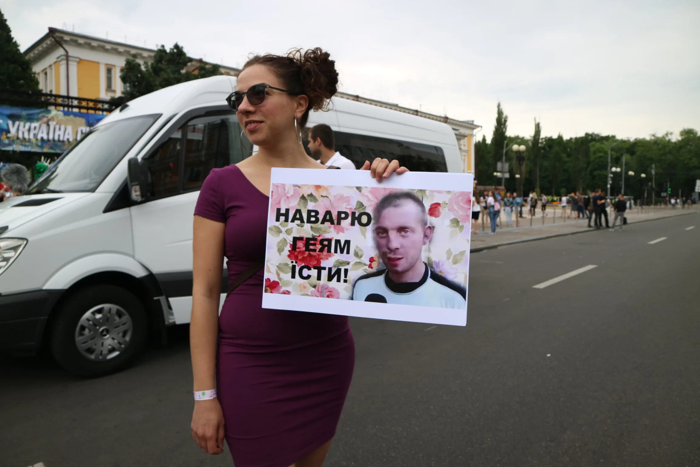 Мы сильнее ненависти. Лучшие плакаты Марша Равенства 2018