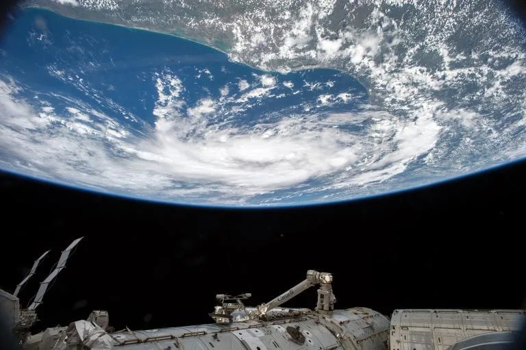 15 лучших фотографий астронавта NASA за год жизни в космосе