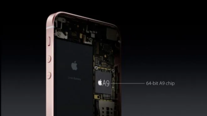 Apple представила самый дешевый айфон за историю компании