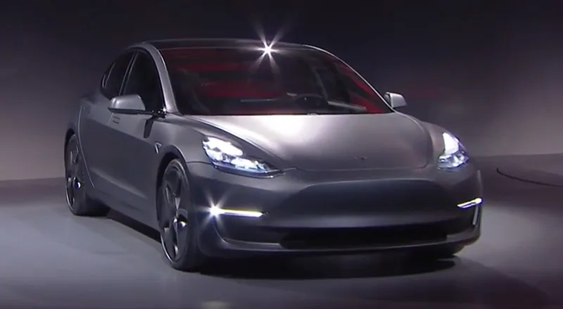 Tesla презентовала первую бюджетную модель электромобиля
