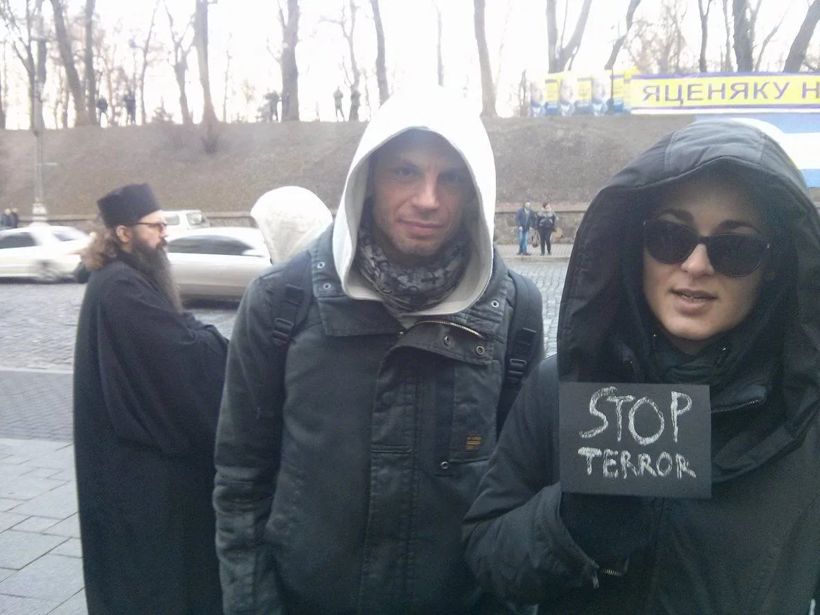 #MakeMusicNotDrugs: под кабмином устроили танцы