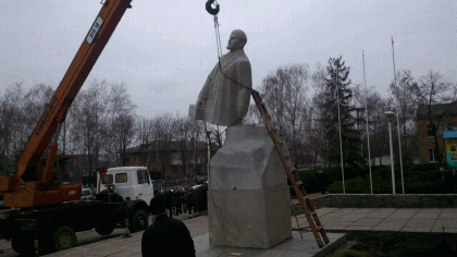 Новости недели: исчезновение в аэропорту, Фестиваль равенства и Ленин