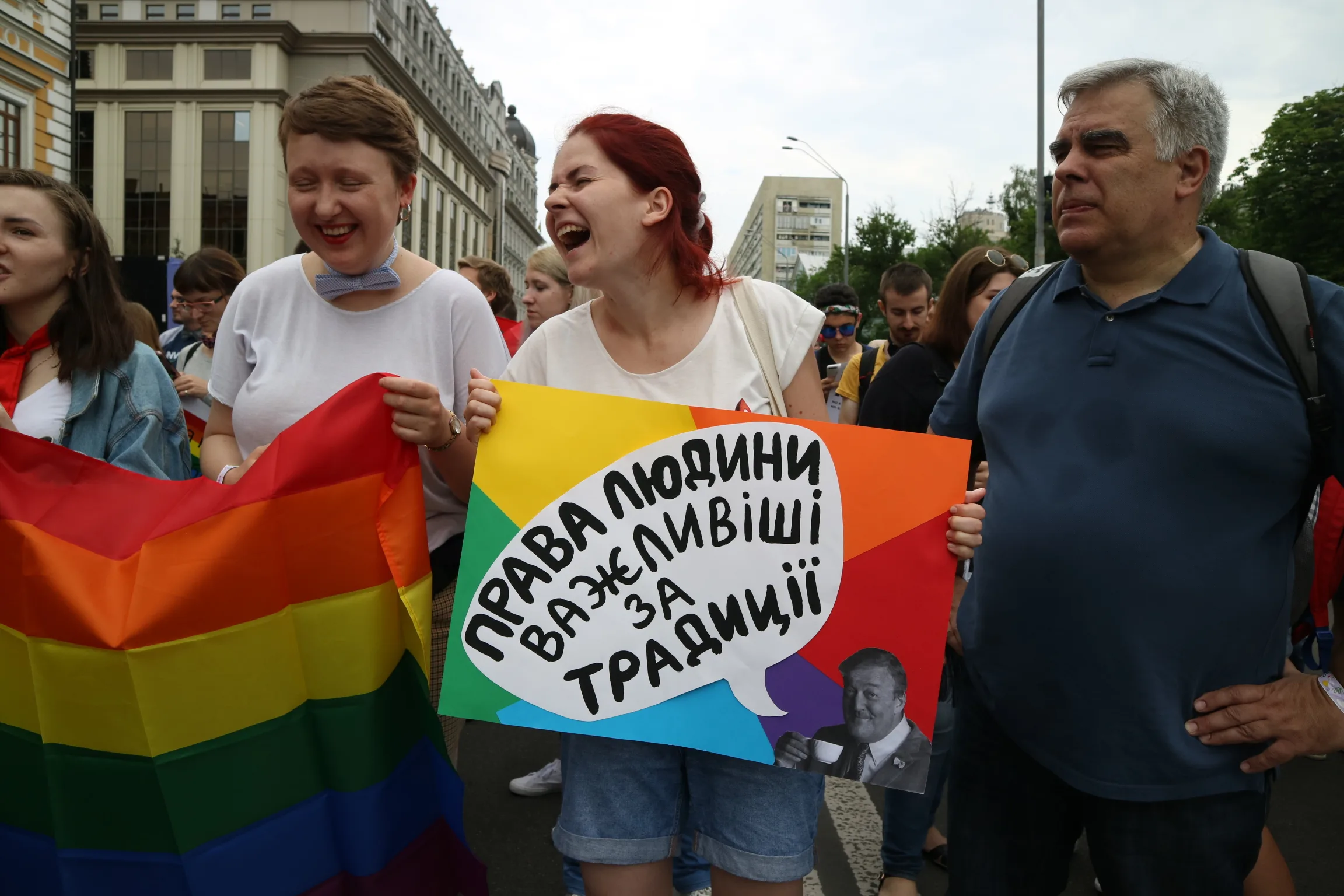 Мы сильнее ненависти. Лучшие плакаты Марша Равенства 2018