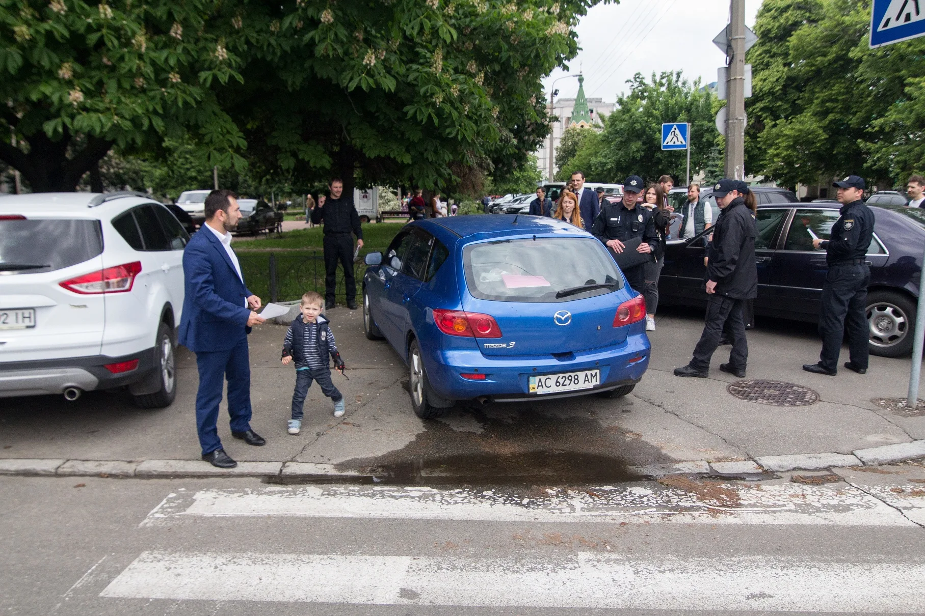 Хватит это терпеть: жители столицы объявили борьбу нарушителям правил парковки