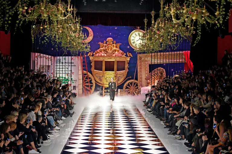 Dolce & Gabbana выпустили на подиум героев диснеевских мультиков