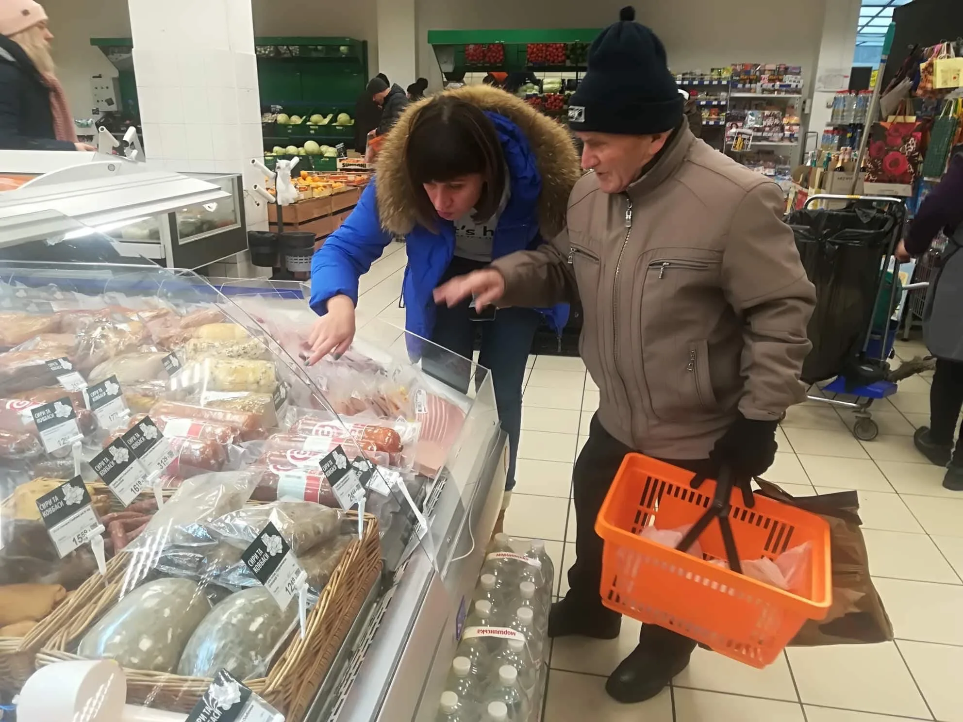 Опыт. Что происходит, когда обращаешь внимание на пожилого человека в супермаркете