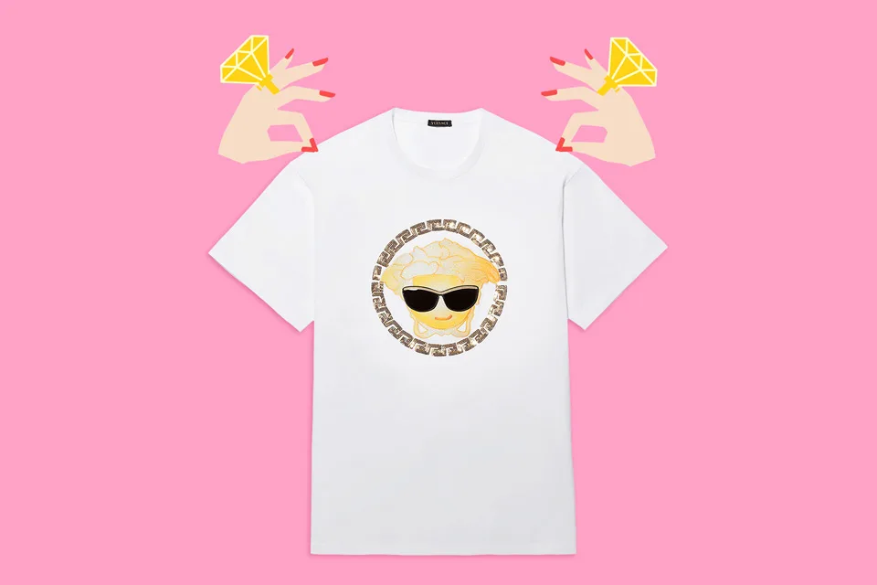Versace выпустили коллекцию футболок с Emoji